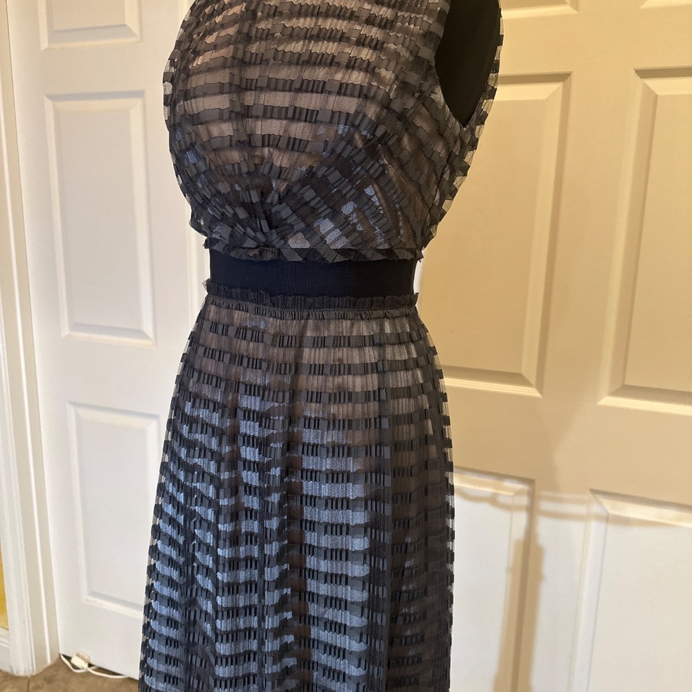 Dress - Picture 7 of 12